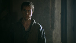 extant_GameOfThrones_3x04-KissedByFire_2264