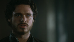 extant_GameOfThrones_3x04-KissedByFire_2293