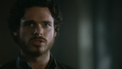 extant_GameOfThrones_3x04-KissedByFire_2296