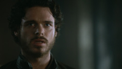 extant_GameOfThrones_3x04-KissedByFire_2297