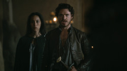 extant_GameOfThrones_3x04-KissedByFire_2310