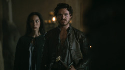 extant_GameOfThrones_3x04-KissedByFire_2311