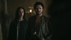 extant_GameOfThrones_3x04-KissedByFire_2313