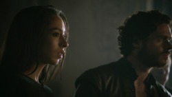 extant_GameOfThrones_3x04-KissedByFire_2314