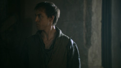 extant_GameOfThrones_3x04-KissedByFire_2319