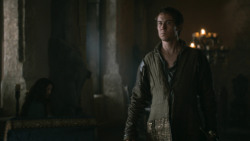 extant_GameOfThrones_3x04-KissedByFire_2338