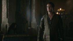 extant_GameOfThrones_3x04-KissedByFire_2340