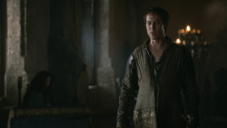 extant_GameOfThrones_3x04-KissedByFire_2341