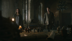 extant_GameOfThrones_3x04-KissedByFire_2358