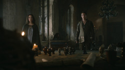 extant_GameOfThrones_3x04-KissedByFire_2364
