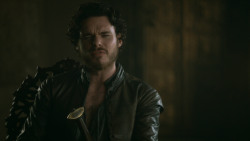 extant_GameOfThrones_3x04-KissedByFire_2368