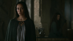 extant_GameOfThrones_3x04-KissedByFire_2379