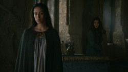 extant_GameOfThrones_3x04-KissedByFire_2386