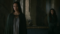 extant_GameOfThrones_3x04-KissedByFire_2388