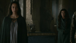 extant_GameOfThrones_3x04-KissedByFire_2390
