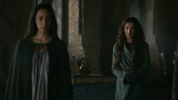 extant_GameOfThrones_3x04-KissedByFire_2392
