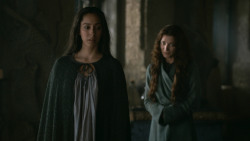 extant_GameOfThrones_3x04-KissedByFire_2396