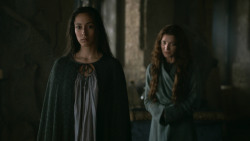 extant_GameOfThrones_3x04-KissedByFire_2398