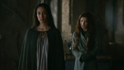 extant_GameOfThrones_3x04-KissedByFire_2399
