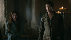 extant_GameOfThrones_3x04-KissedByFire_2427