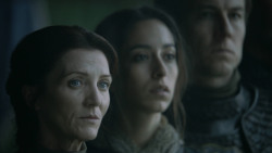 extant_GameOfThrones_3x04-KissedByFire_2475