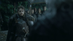 extant_GameOfThrones_3x04-KissedByFire_2478