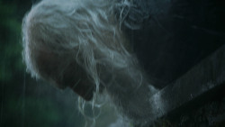extant_GameOfThrones_3x04-KissedByFire_2545