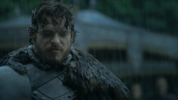 extant_GameOfThrones_3x04-KissedByFire_2569
