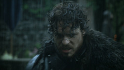 extant_GameOfThrones_3x04-KissedByFire_2594