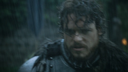 extant_GameOfThrones_3x04-KissedByFire_2597