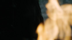 extant_GameOfThrones_3x04-KissedByFire_2604
