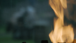 extant_GameOfThrones_3x04-KissedByFire_2606