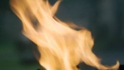 extant_GameOfThrones_3x04-KissedByFire_2608