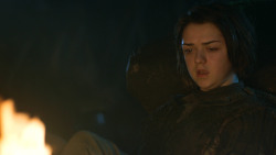 extant_GameOfThrones_3x04-KissedByFire_2623