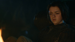 extant_GameOfThrones_3x04-KissedByFire_2624