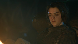 extant_GameOfThrones_3x04-KissedByFire_2638
