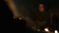 extant_GameOfThrones_3x04-KissedByFire_2650