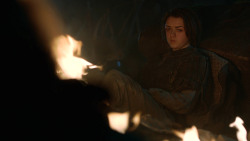 extant_GameOfThrones_3x04-KissedByFire_2651