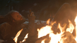 extant_GameOfThrones_3x04-KissedByFire_2652