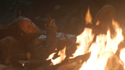 extant_GameOfThrones_3x04-KissedByFire_2655
