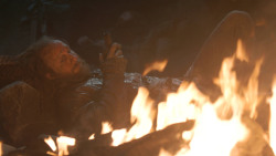 extant_GameOfThrones_3x04-KissedByFire_2656