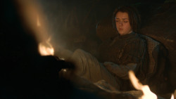 extant_GameOfThrones_3x04-KissedByFire_2668