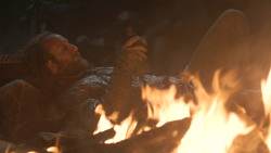 extant_GameOfThrones_3x04-KissedByFire_2671