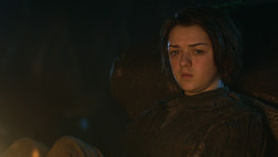 extant_GameOfThrones_3x04-KissedByFire_2678