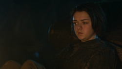 extant_GameOfThrones_3x04-KissedByFire_2685