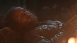 extant_GameOfThrones_3x04-KissedByFire_2688