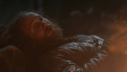 extant_GameOfThrones_3x04-KissedByFire_2698