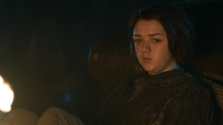 extant_GameOfThrones_3x04-KissedByFire_2700