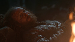 extant_GameOfThrones_3x04-KissedByFire_2701