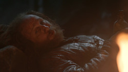 extant_GameOfThrones_3x04-KissedByFire_2703